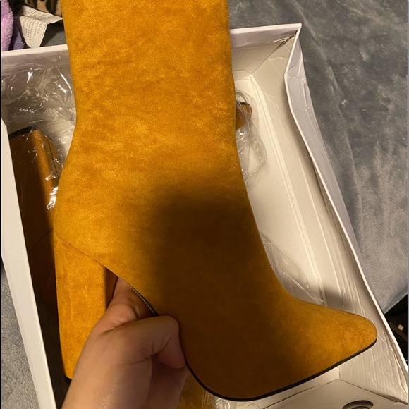 Boots - Picture 2 of 8